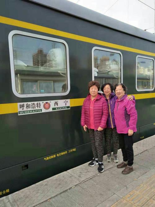 2025年天天彩资料大全和养3弟妹女生遭堵门与女孩不堪养活三弟妹压力轻生续